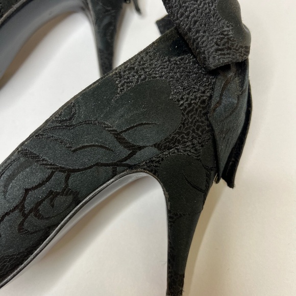 RARE Vintage Stuart Weitzman Satin Brocade Dress Heels with Bows - Picture 1 of 7